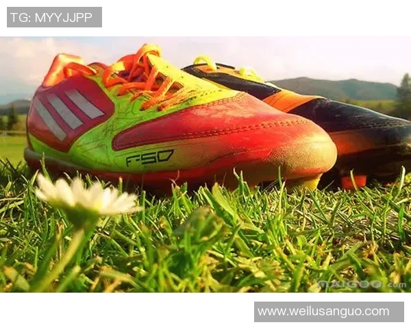 性价比高的明星球员同款足球鞋推荐 适合预算有限的球迷购买